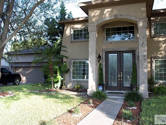 3rd image of 28 Crownridge Dr