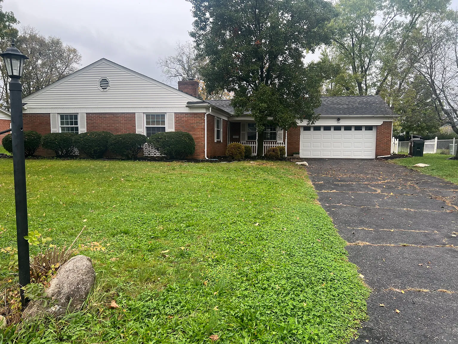 347 Bon Air Dr — Photo 1