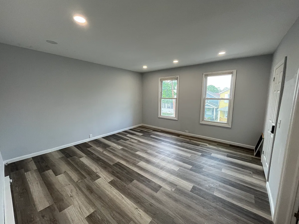 Building Photo - 674 5th Ave #2