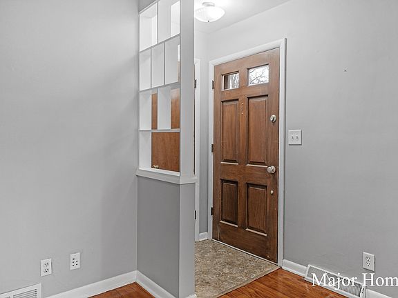 4th image of 2542 Newstead Ave SW