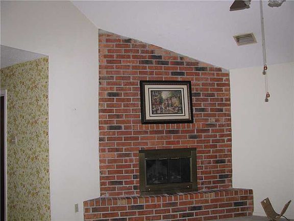 3rd image of 115 Boswells Dr