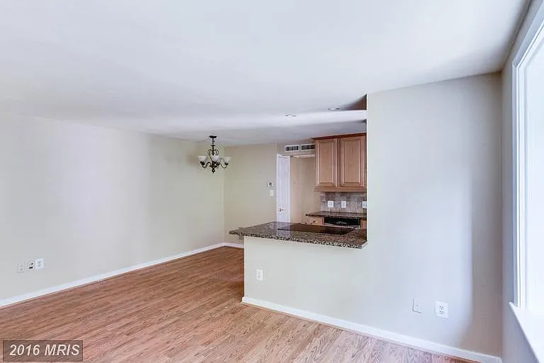 Building Photo - 706 S Arlington Mill Dr #204