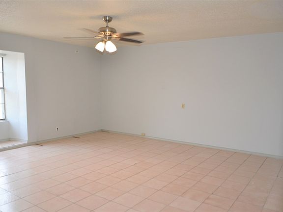 4th image of 1316 Garden St
