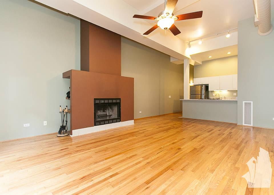 1st image of 1000 W Cornelia Ave