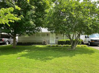 1407 Mark Trail Rd, Lyndon, KY 40242