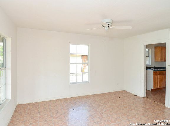 3rd image of 1719 Saltillo St