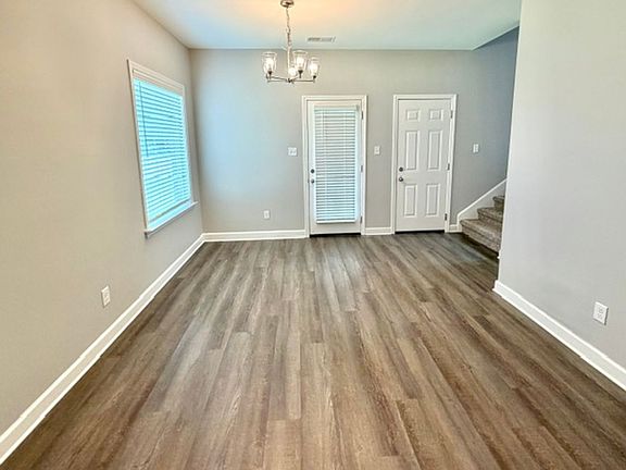 5th image of 305 Azalea Dr