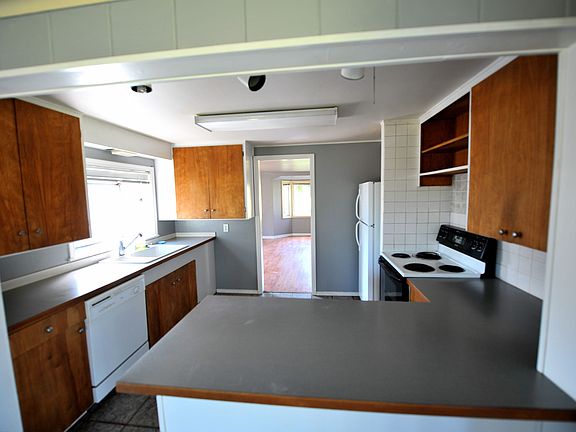 2nd image of 17833 Larch Way