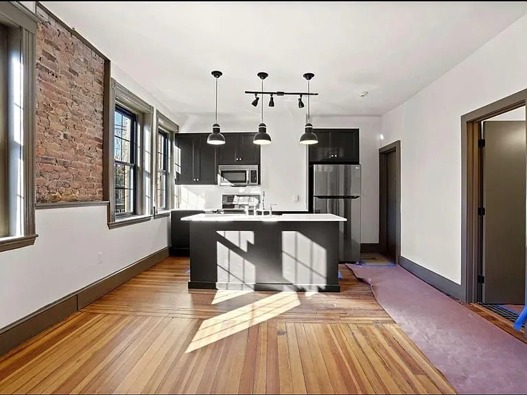 67 Plymouth St #2 — Photo 1