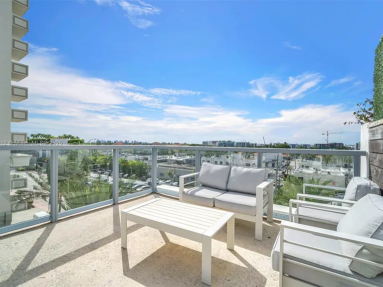 9501 Collins Ave #1 — Photo 49