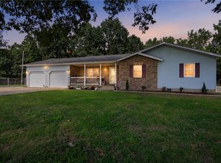 3002 N Charlotte St, Effingham, IL 62401