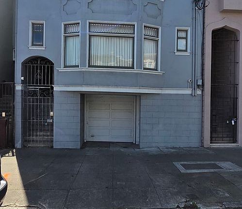 2nd image of 1927 Grove St #1929