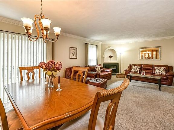 3rd image of 417 Redwood Ct