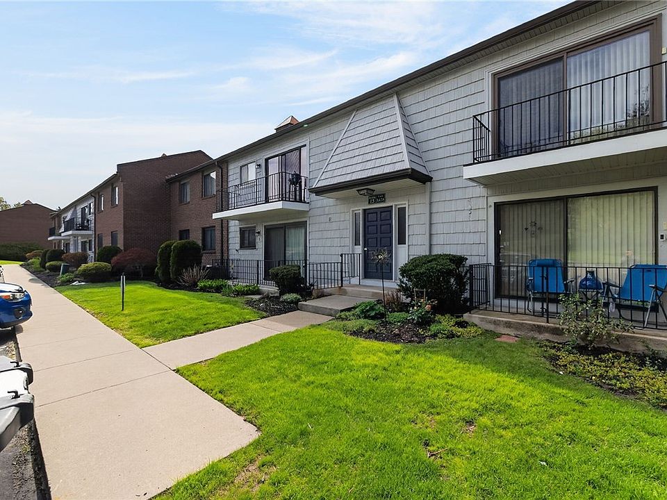 1st image of 15 High Gate Trl Unit 8