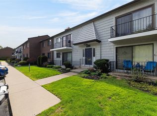 15 High Gate Trl Unit 8, Perinton, NY 14450