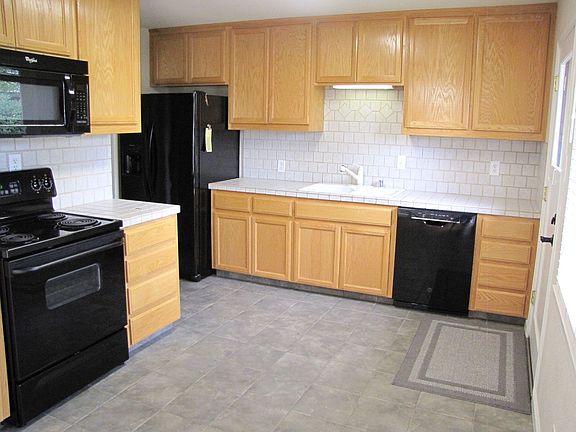 2nd image of 1431 W Elm St