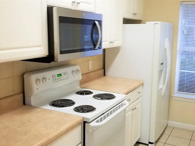 4950 NW 44th Ln #103 — Photo 7