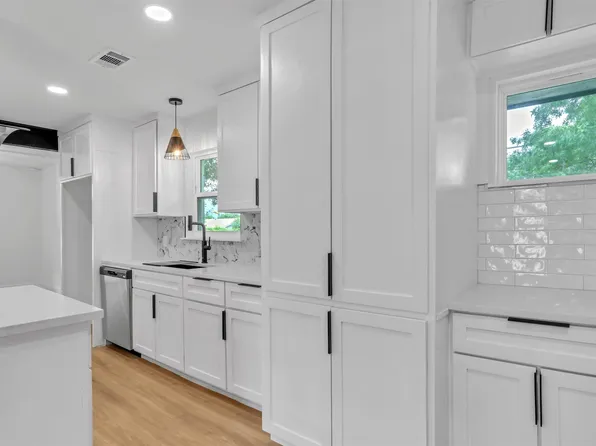 5106 Dazzle Dr, Dallas, TX 75232