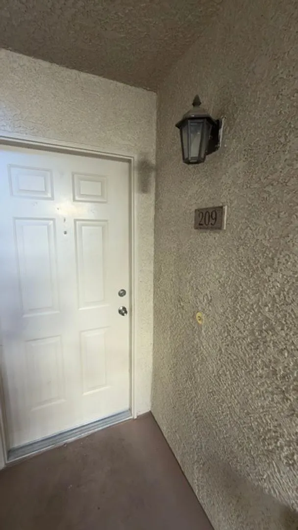 Vistana 2 Bedroom Condo - Ready for Move In!! — Photo 1