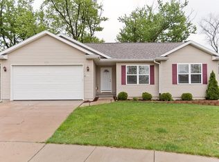 1719 Whispering Pines Ct SW, Cedar Rapids, IA 52404
