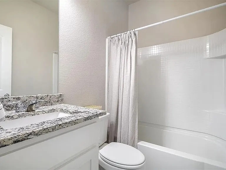 Lamar Townhomes — Photo 22