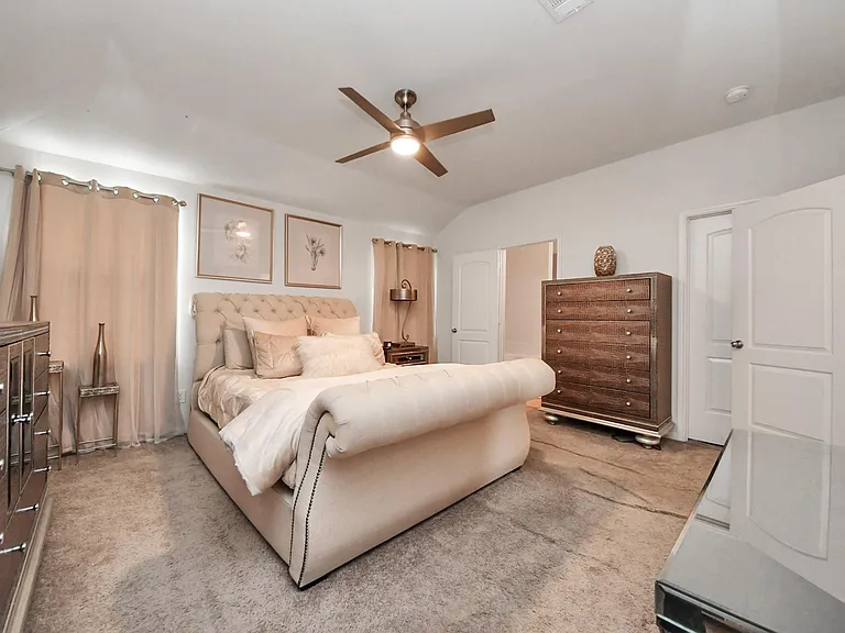 9423 Grand Spark Dr — Photo 33