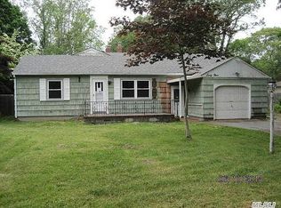 69 George St, East Patchogue, NY 11772