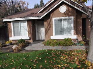 399 W Fallbrook Ave, Clovis, CA 93611