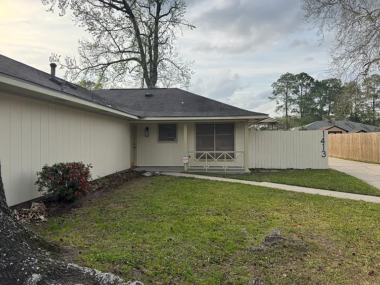 1413 Briarhurst Dr — Photo 5
