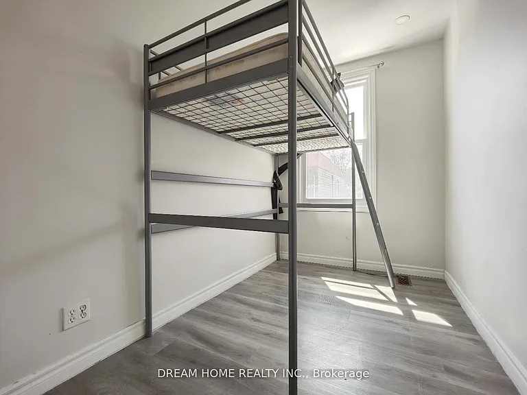 29 Glasgow St #2 — Photo 17