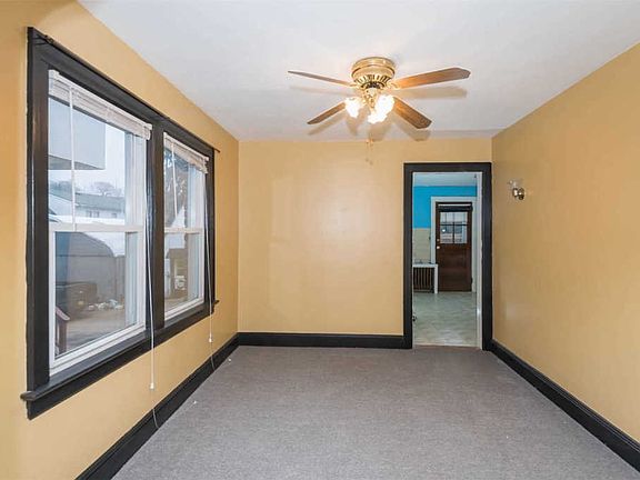 5th image of 8 Lake Ave #8