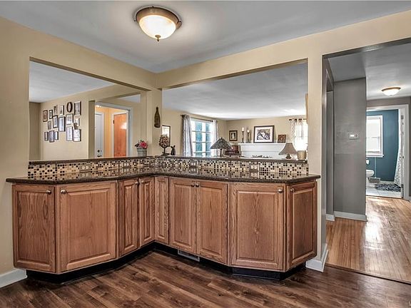 3rd image of 109 Danebrock Dr
