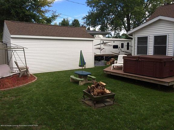 3rd image of 2104 Belaire Dr