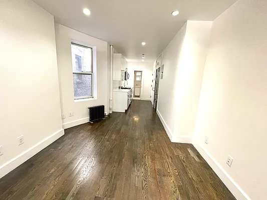 Rented by Vertical Real Estate LLC | media 2