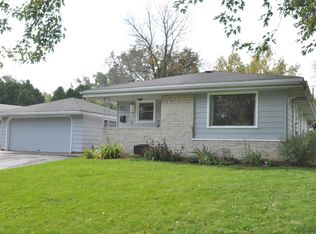 N85W18213 Lawrence Ave, Menomonee Falls, WI 53051