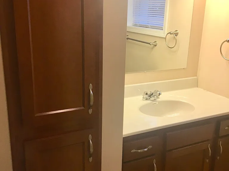 Nola Court Apartments — Photo 14