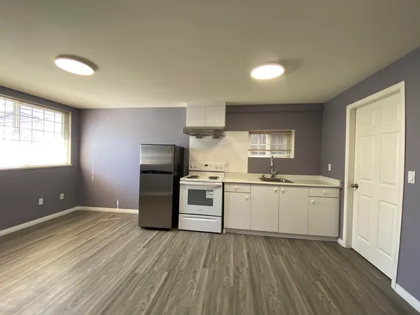 5536 Neville St, Burnaby, BC V5J 2H7