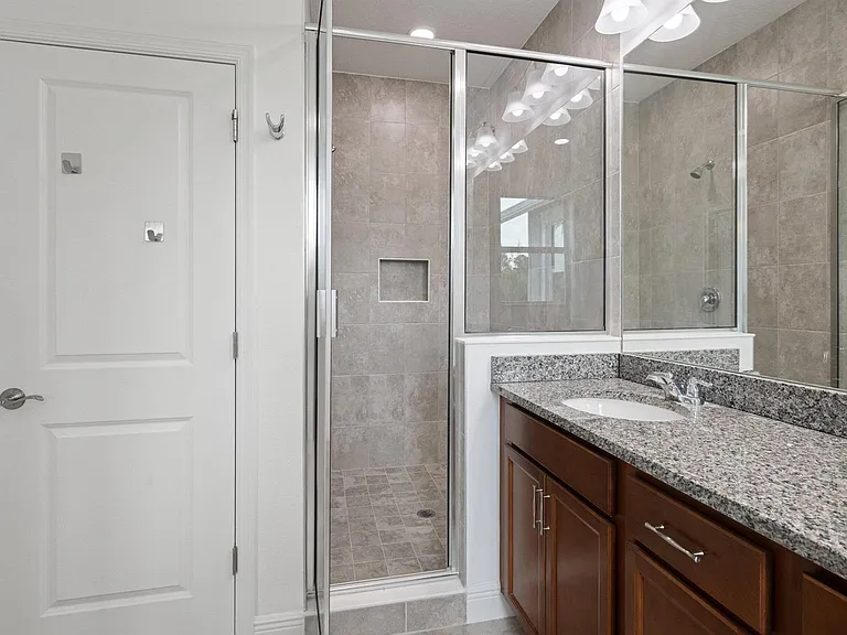 4574 Longwood Lake Sq — Photo 18