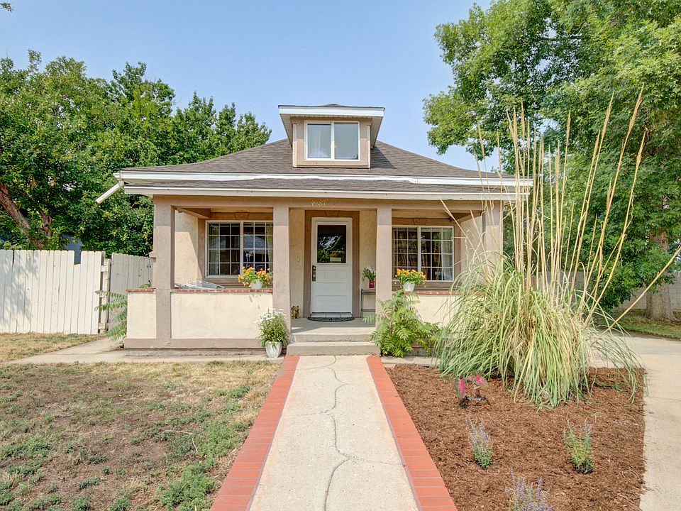 LANDSCAPING WITH SAGE AND PAMPUS GRASS