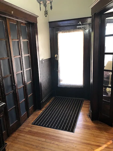 Photo 2 of 15 - 526 Riddle Rd #C - Cincinnati, OH Foyer - 526 Riddle Rd #C