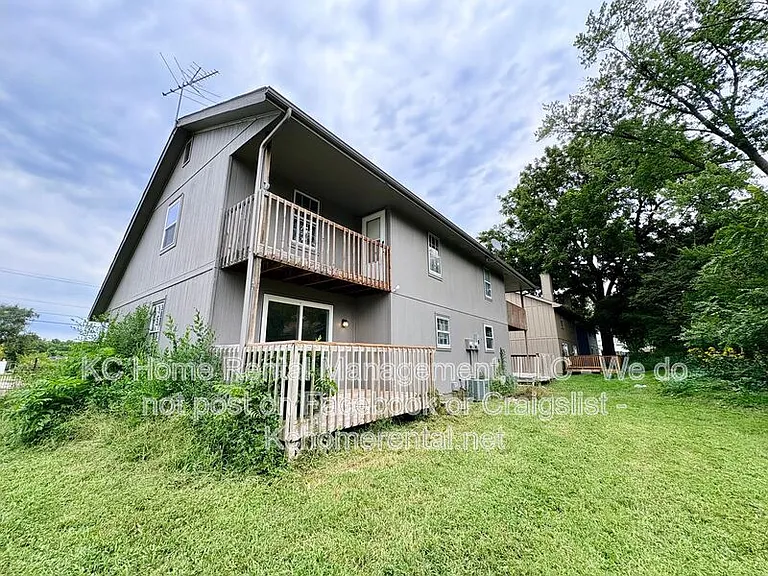 307B E Main St — Photo 30