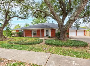 317 W Forrest Ln, Deer Park, TX 77536