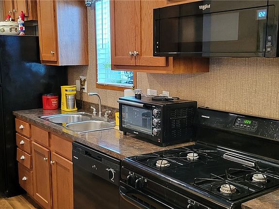 2nd image of 34 Tammy Ln