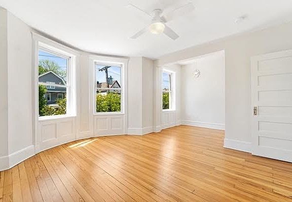 2nd image of 114 Shippen St #2