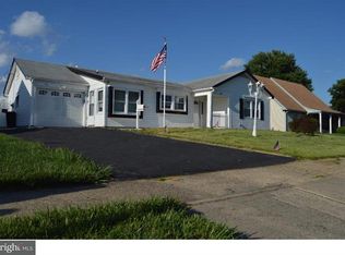 26 Needlepoint Ln, Willingboro, NJ 08046