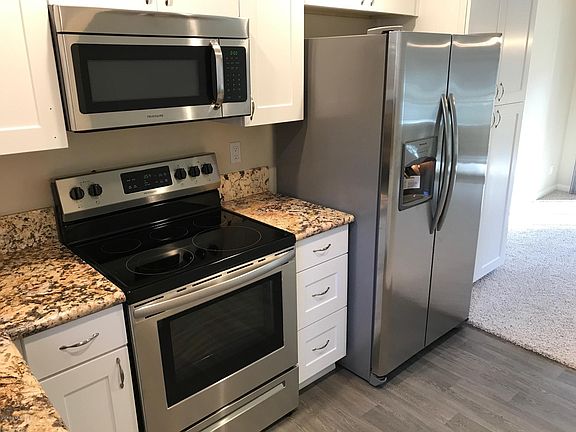2nd image of 245 Oak Leaf Dr #104