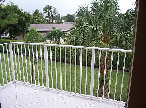 4th image of 4532 Oak Terrace Dr