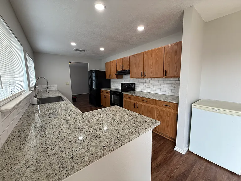 8138 Elktree Pass — Photo 11