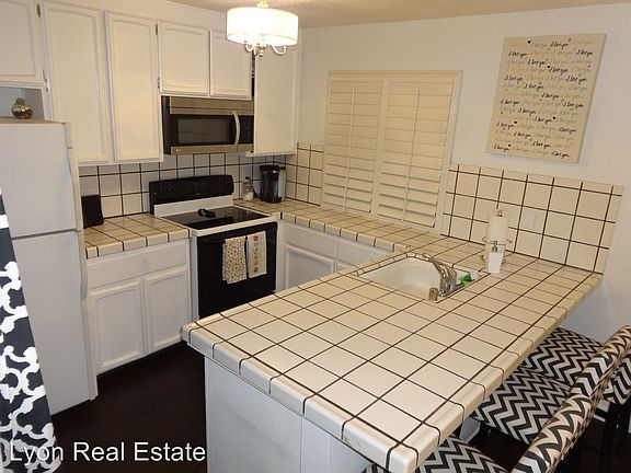 2nd image of 2294 Sierra Blvd APT C