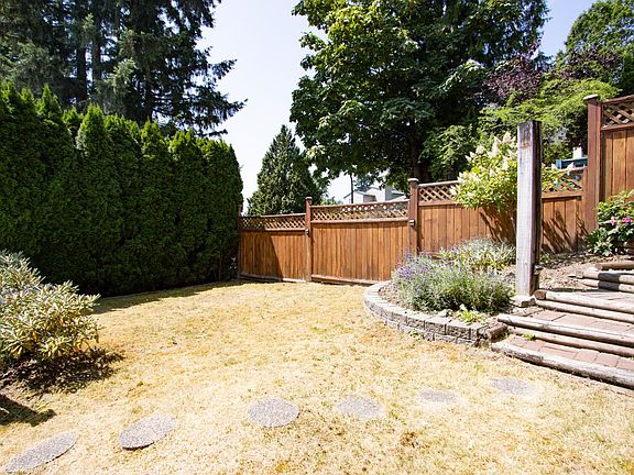 3rd image of 743 Appleyard Ct